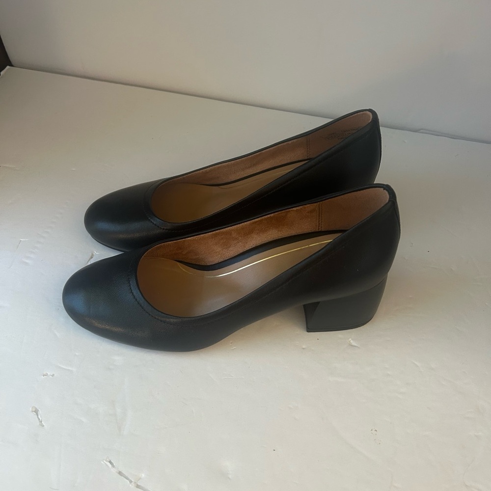 Vionic Carmel Black Nappa Heel Size 9 - Picture 4 of 6